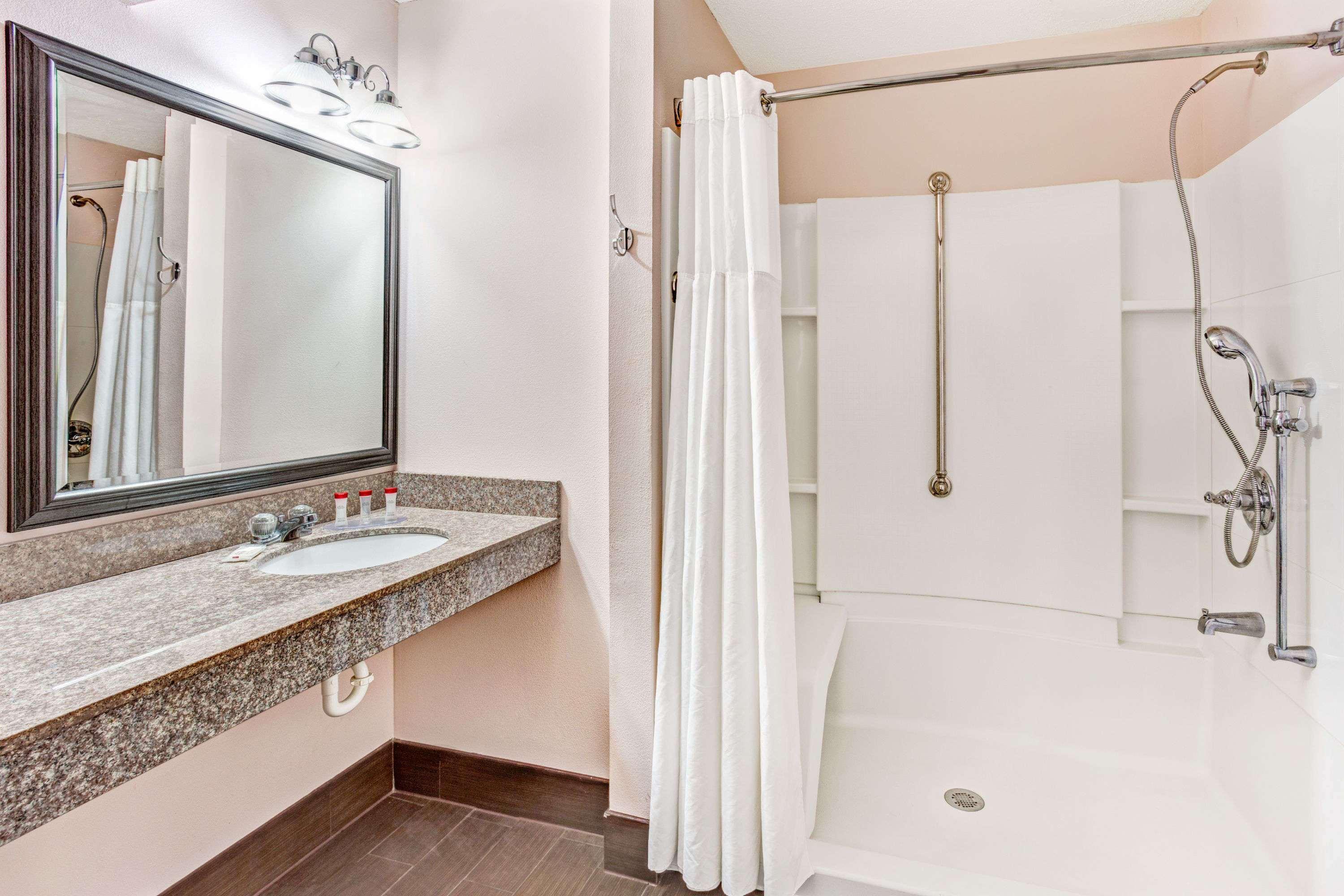 Ramada By Wyndham Murfreesboro Esterno foto