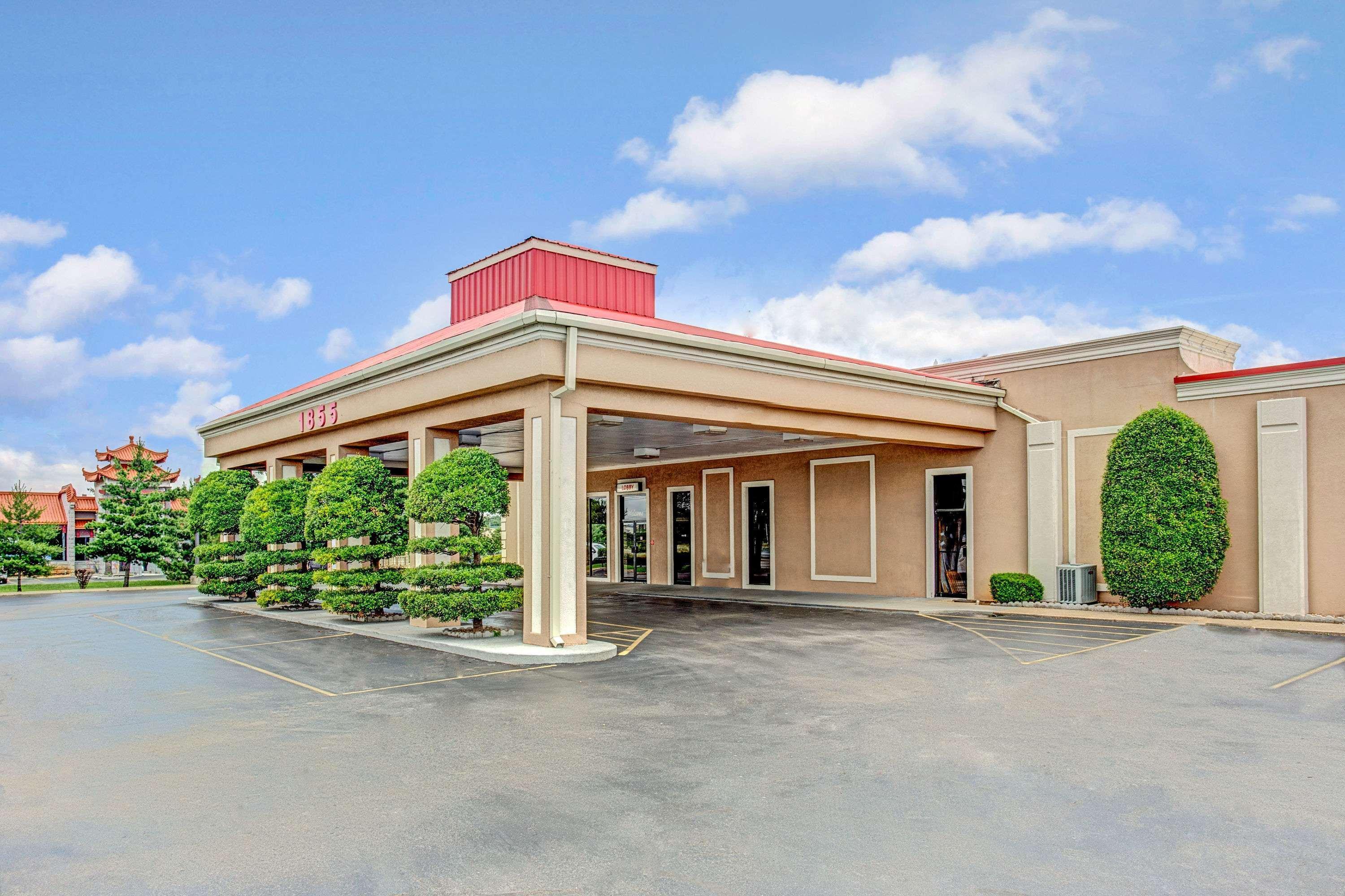 Ramada By Wyndham Murfreesboro Esterno foto