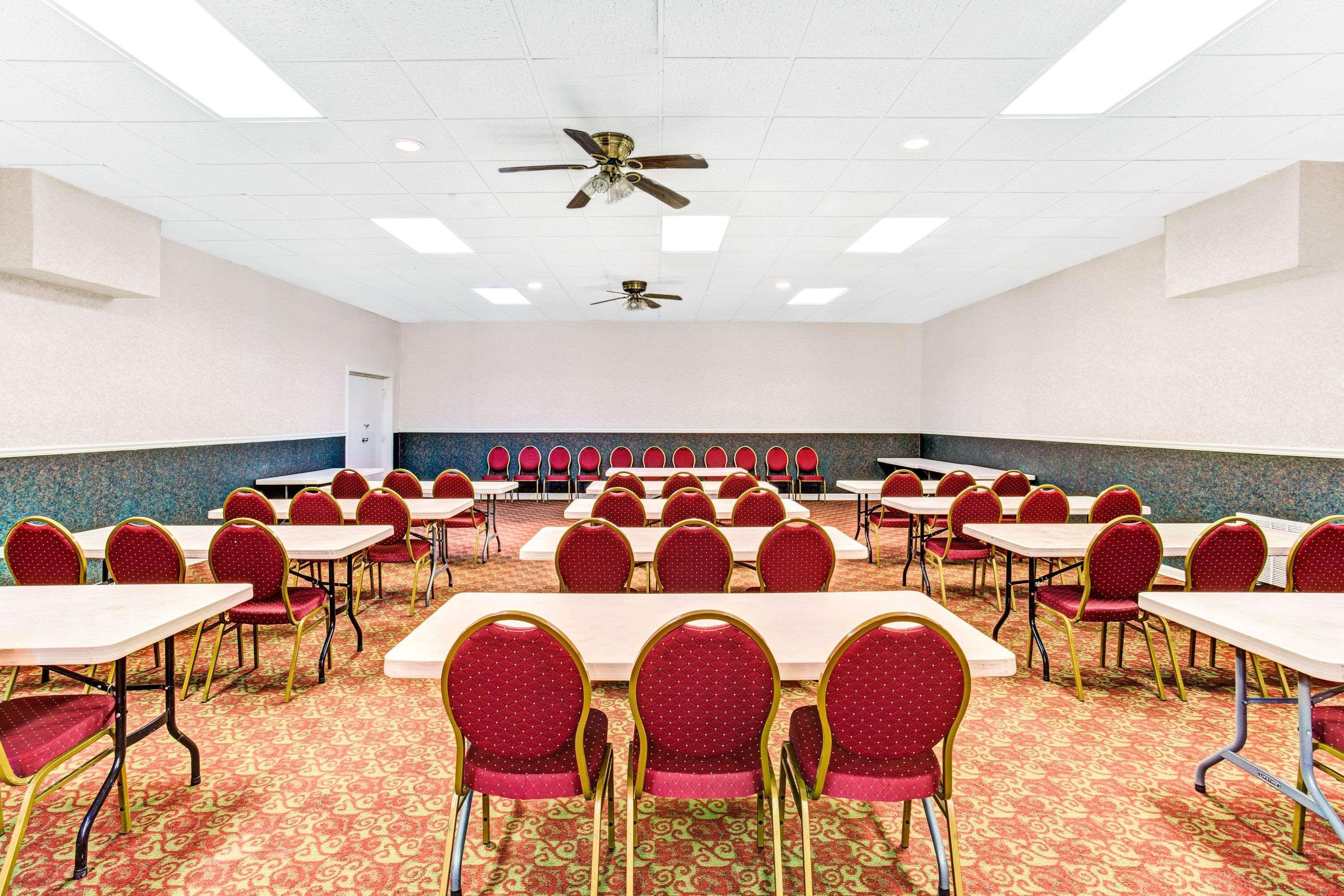 Ramada By Wyndham Murfreesboro Esterno foto
