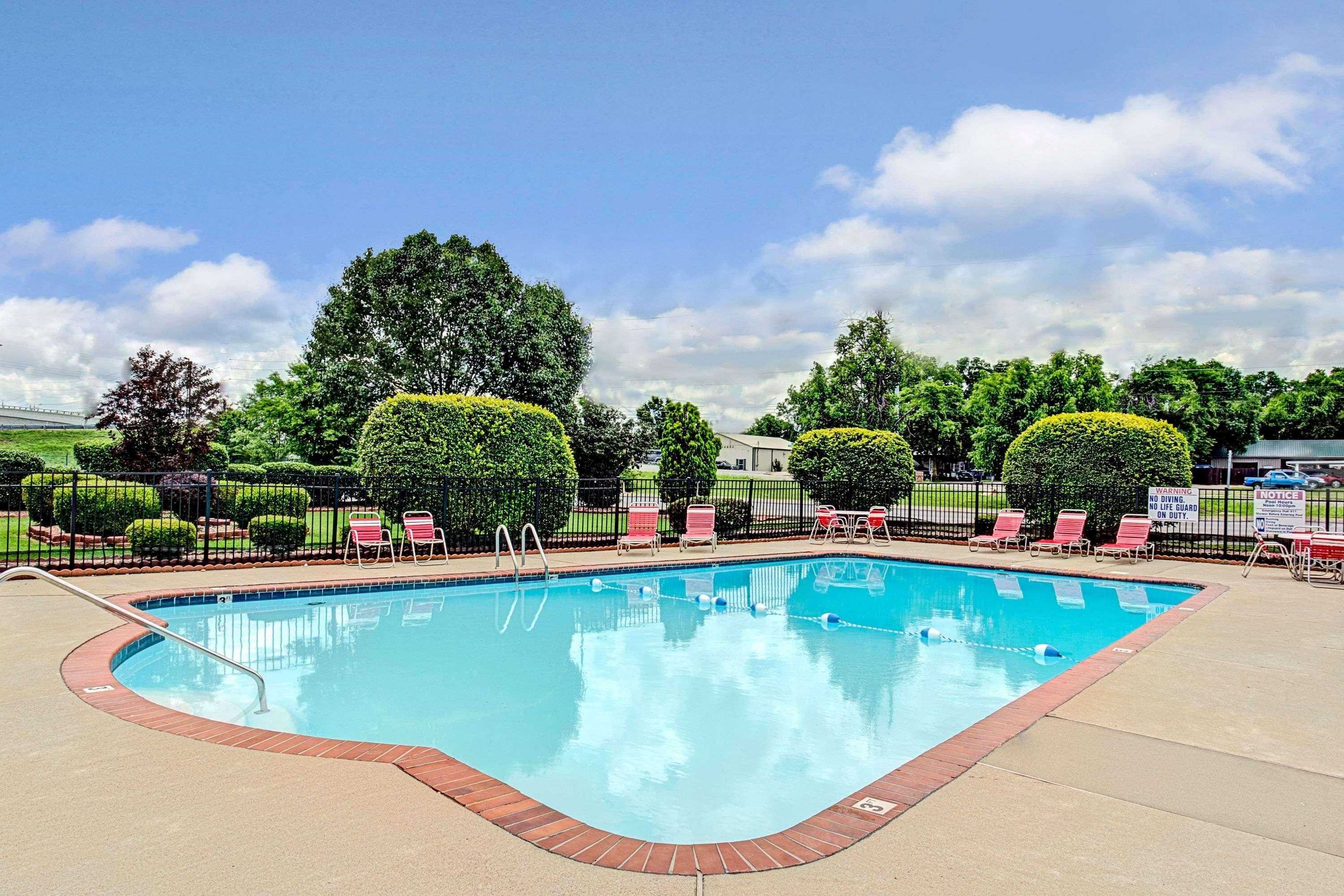 Ramada By Wyndham Murfreesboro Esterno foto